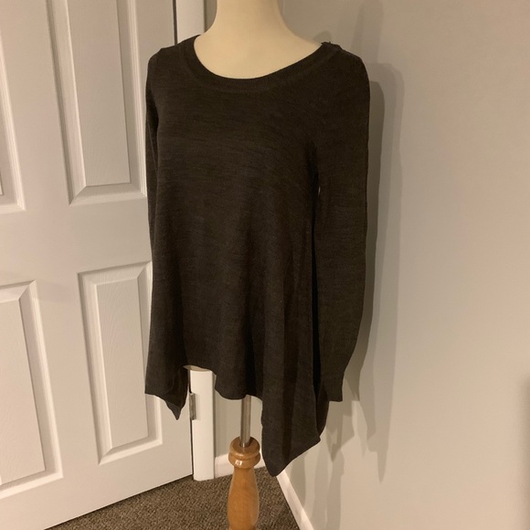 H&M Sweater - Picture 2 of 3